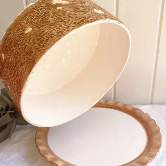 Ceramic Cake-Shaped Platter - Picture 3 of 4